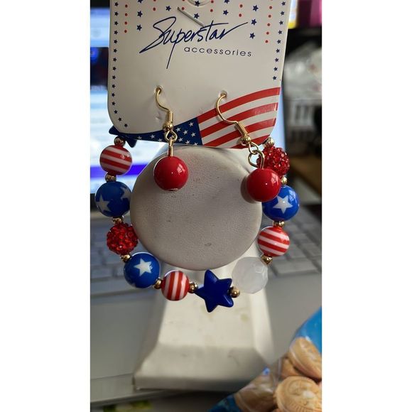 SuperStar Jewelry - Holiday Bracelet & Earrings